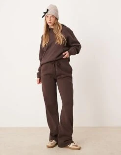 Gina Tricot Loose Fit Straight Leg Joggers In Dark Brown For Women
