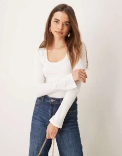 Gina Tricot Soft Touch Long Sleeve Top With Scoop Neck And Split Cuffs In Off White For Women