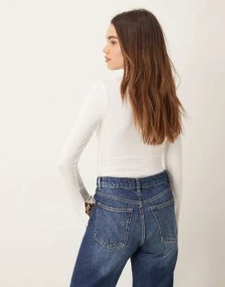 Gina Tricot Soft Touch Long Sleeve Top With Scoop Neck And Split Cuffs In Off White For Women -Curated Apparel Shop 207787887 4