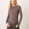 Gina Tricot Long Sleeve Boat Neck Ruched Top In Light Brown For Women Dark Beige -Curated Apparel Shop 207810239 1 darkbeige