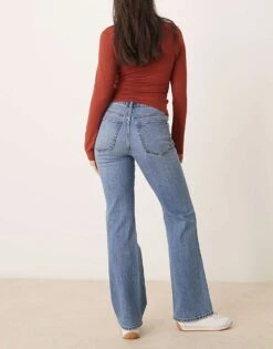 Gina Tricot Mid Rise Bootcut Stretch Jeans In Mid Wash Blue For Women -Curated Apparel Shop 207810368 3