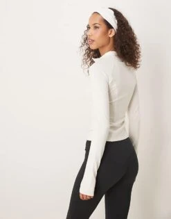 Gina Tricot Soft Touch Sports Seamless Zip Up Jacket In Off White For Women -Curated Apparel Shop 207913850 4