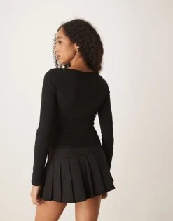 Gina Tricot Jersey Long Sleeve With Concealed Front Button Detail In Black For Women -Curated Apparel Shop 207952408 4