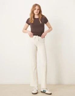 Gina Tricot Soft Touch Jersey Short Sleeve Top With Round Neck In Brown For Women -Curated Apparel Shop 207952500 3