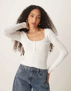 Gina Tricot Jersey Long Sleeve With Concealed Front Button Detail In Off White For Women