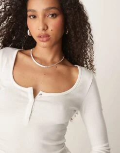 Gina Tricot Jersey Long Sleeve With Concealed Front Button Detail In Off White For Women -Curated Apparel Shop 207952553 4