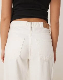 Gina Tricot Baggy Fit Jeans In Off White For Women -Curated Apparel Shop 207963442 3